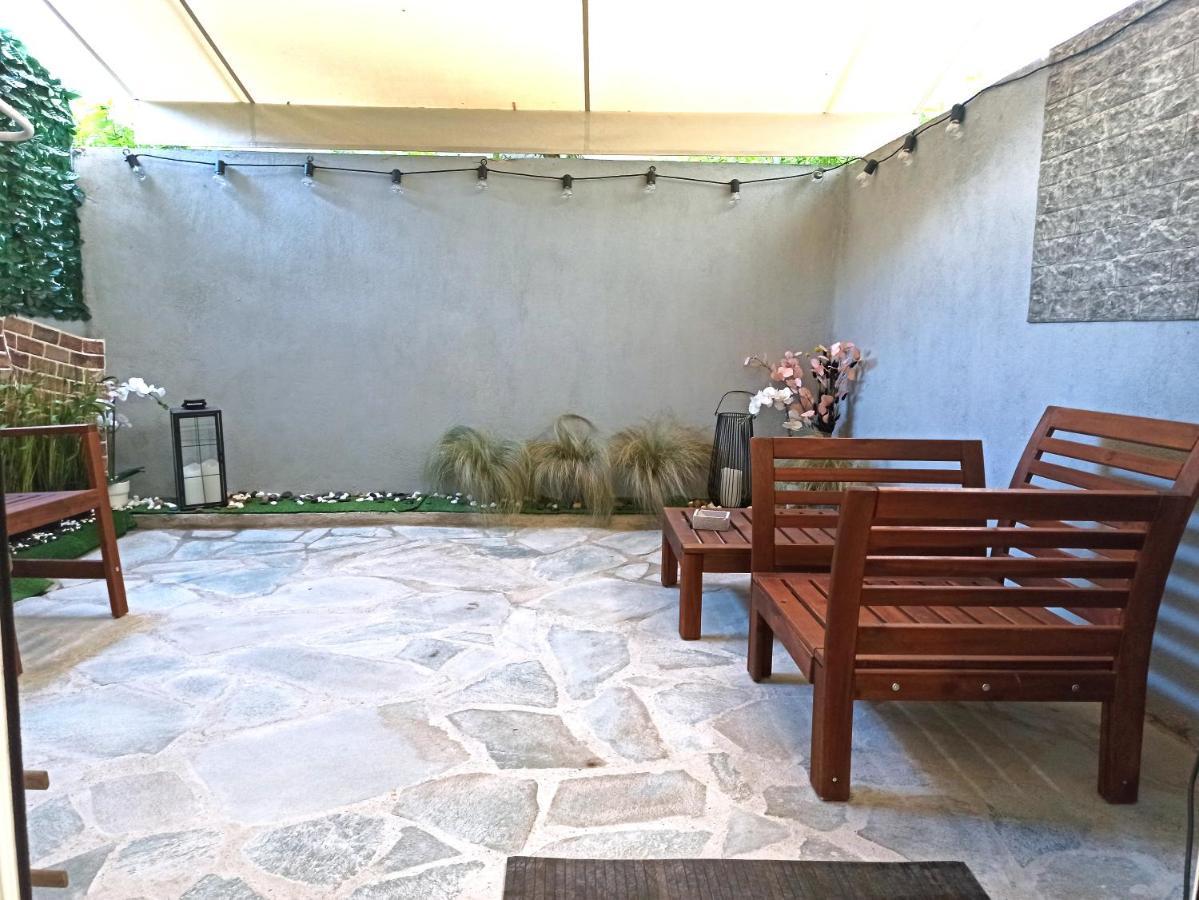 Mikalis Studio Athènes Extérieur photo